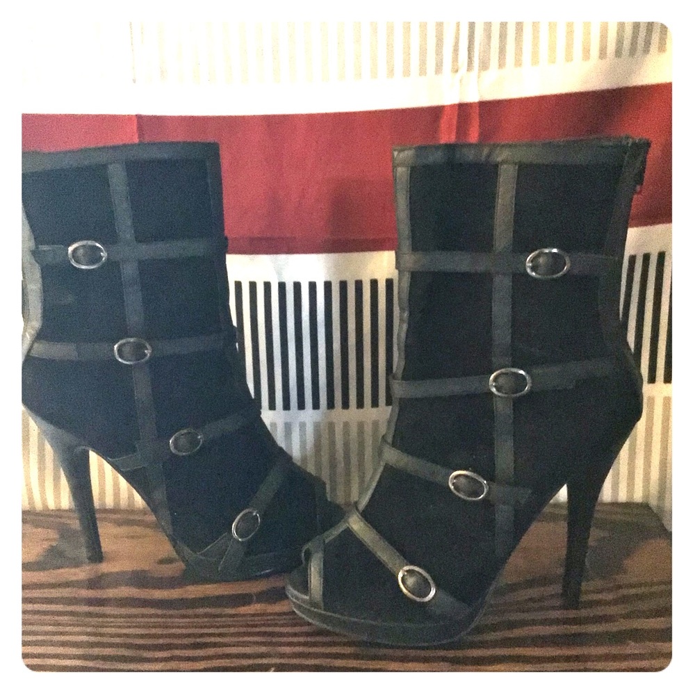 Black 7.5 Caged Peep Toe Ankle Boots